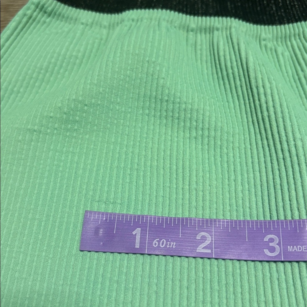 NWOT FP Movement Happiness Runs Prajna Shorts M/L Green - Picture 5 of 5